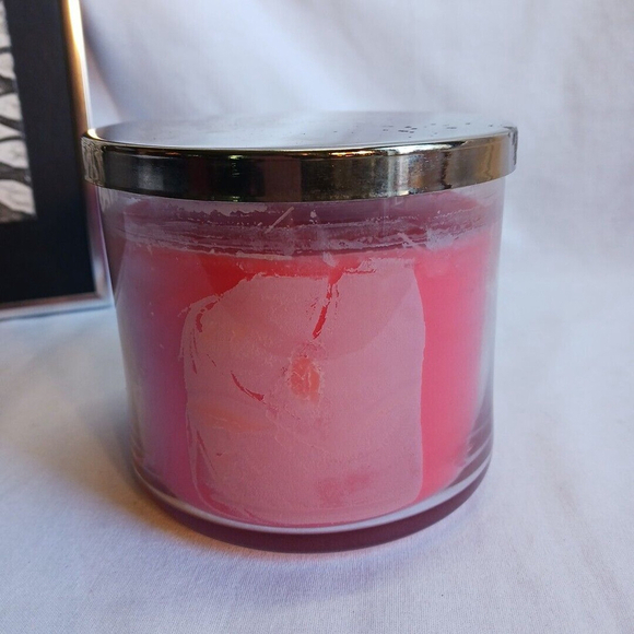 Bath Body Works 3 Wick Candle Passion Fruit Guava - Picture 5 of 8